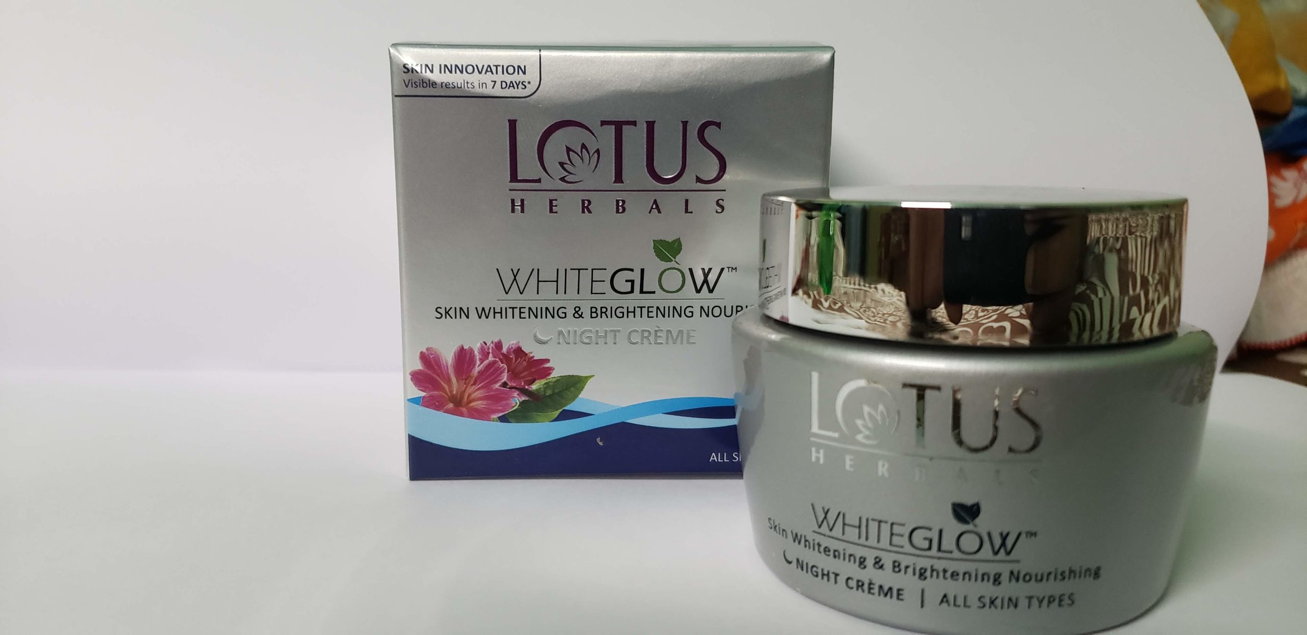 lotus white glow night creme