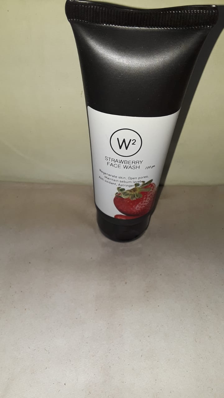 W2 Strawberry face wash